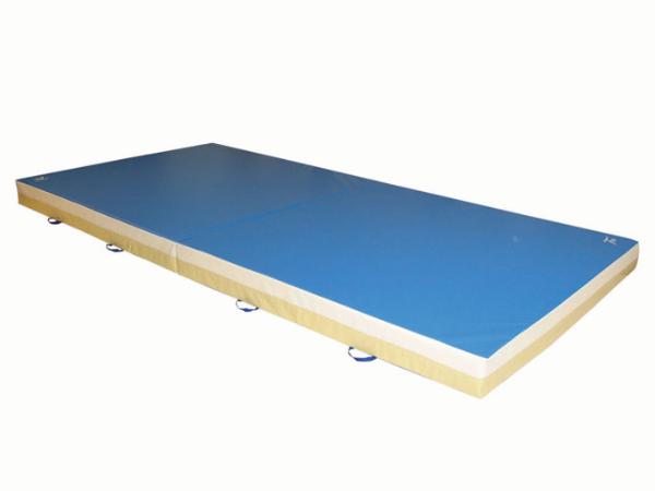 Matelas de chute  400 x 200 x 20cm repliable en 2 parties. (REF 10040)